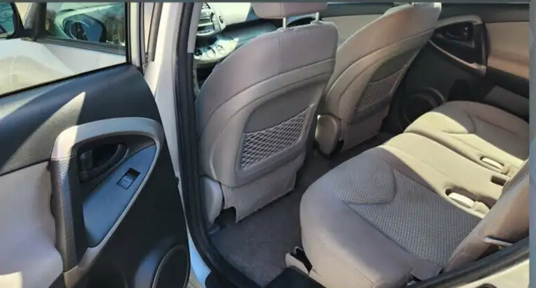 Продаю авто Toyota RAV4, фотография 6