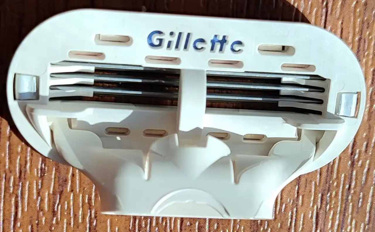 Сменная кассета для станка Gillette Venus Divine, фотография 2