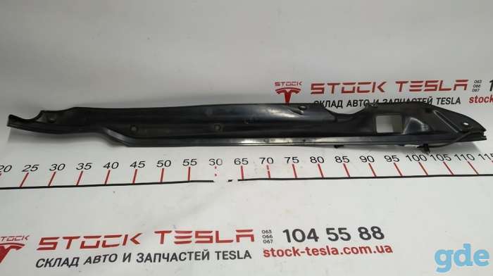 Зап. части для авто Tesla. Накладка двери крышки багажника левая (под датчик прижатия) Tesla model S, model S REST 60075, фотография 2