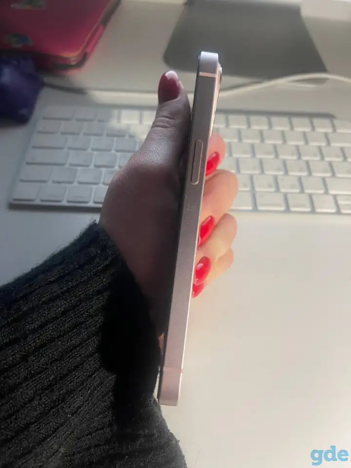 Продам iPhone 13 256g розовый аккамулятор 92% состояние отличное, фотография 3
