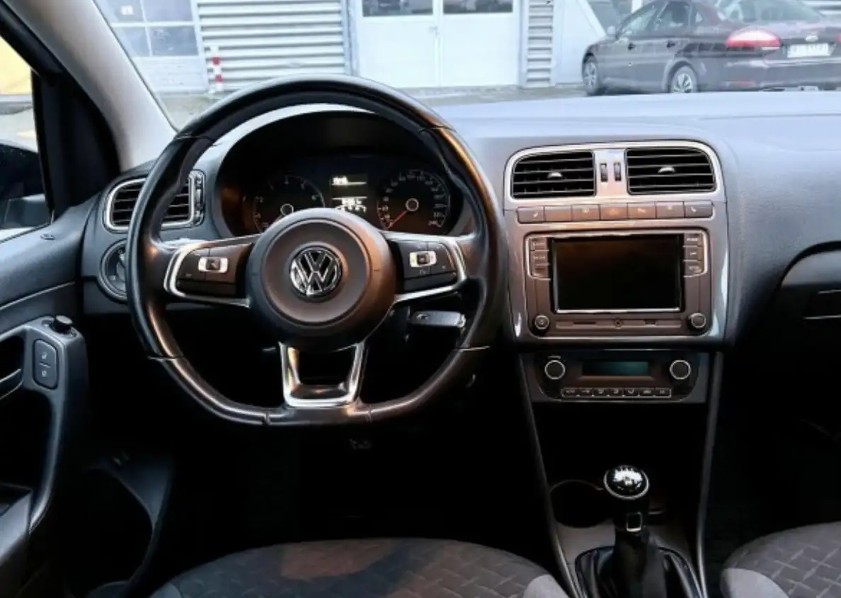 Автомобиль Volkswagen Polo, фотография 8