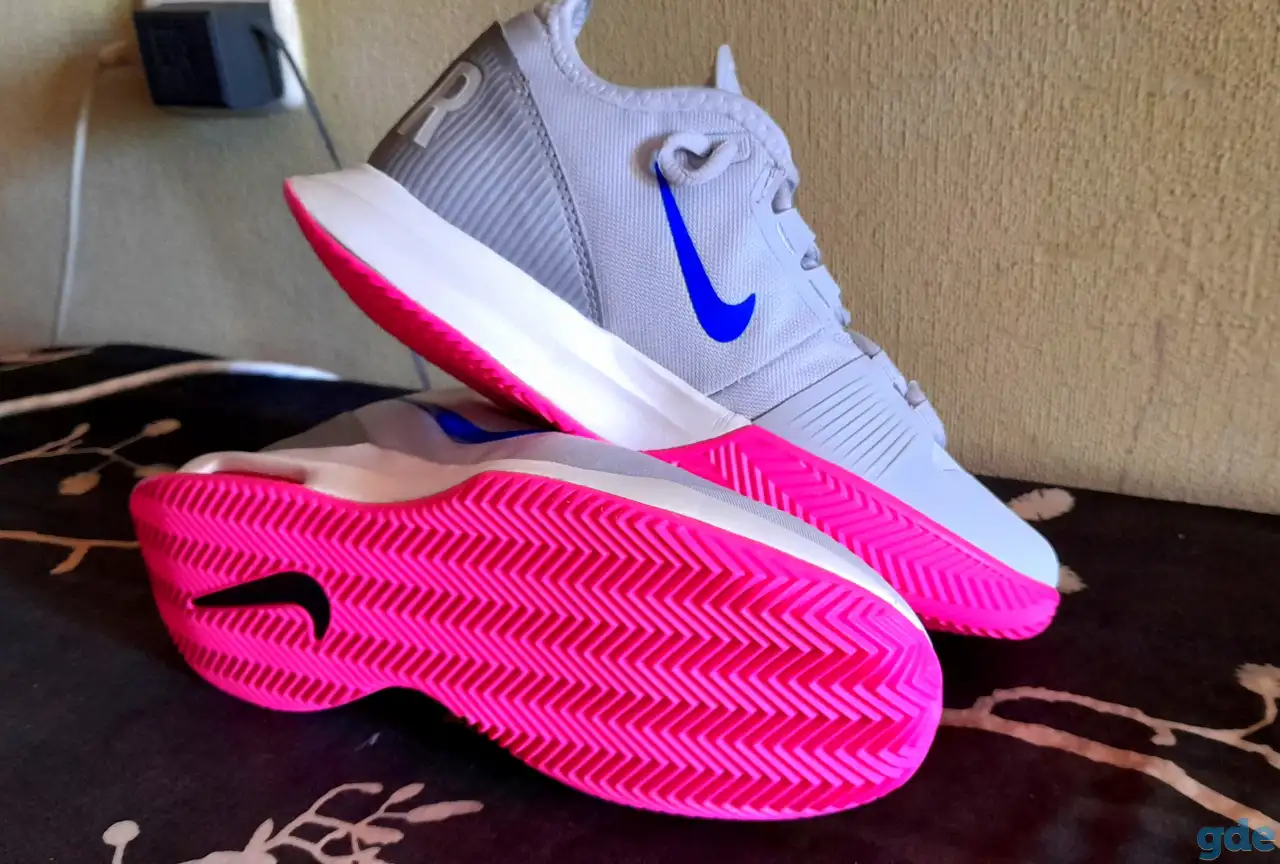 Кроссовки NIKE, фотография 1