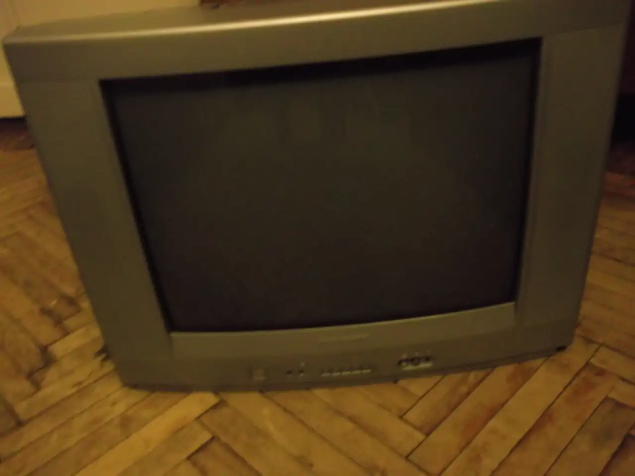 Цветной телевизор, фотография 1
