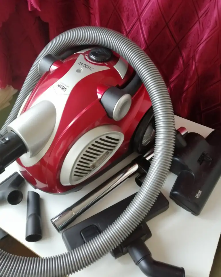 Пылесос камерный, циклонный Vitek VT-1829R в отличном состоянии, фотография 3