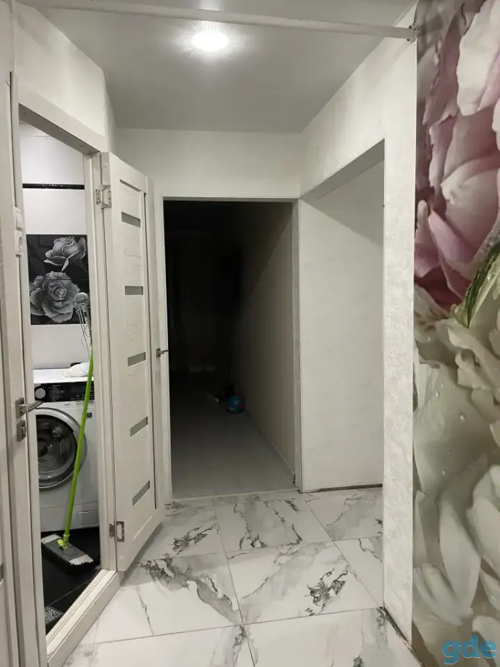 Продаю квартиру 4 комнаты с ремонтом и без соседей, фотография 10