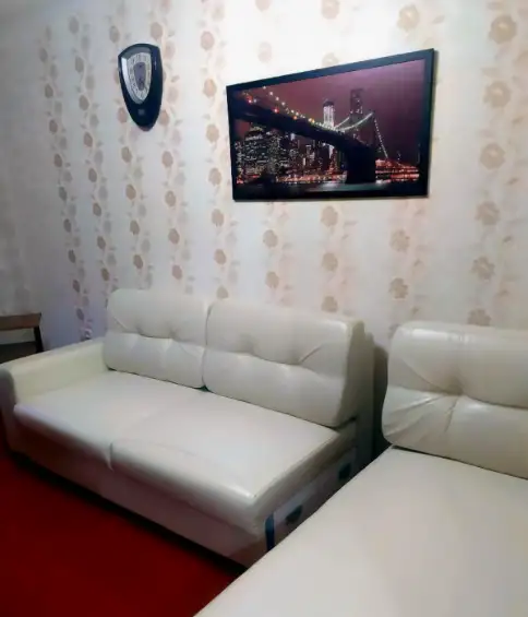 Сдам 2-комнатную квартиру на сутки в Любани, Калинина, 1, фотография 1