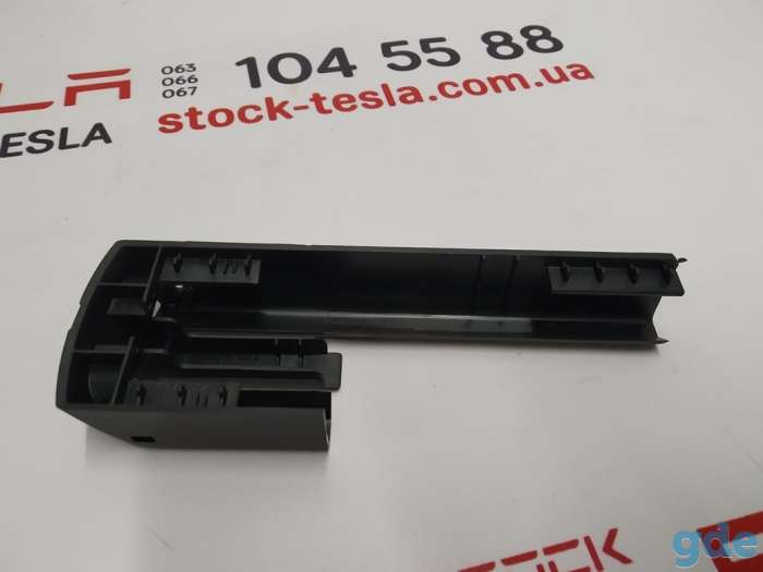 Зап. части для авто Tesla. Заглушка салазки сиденья передняя левая Tesla model S, model S RESTAA, фотография 3