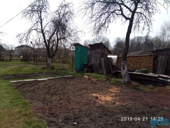 Продается в г/п Ивенец 1/2 доля квартиры в 2-х квартирном бревенчатом доме, фотография 3