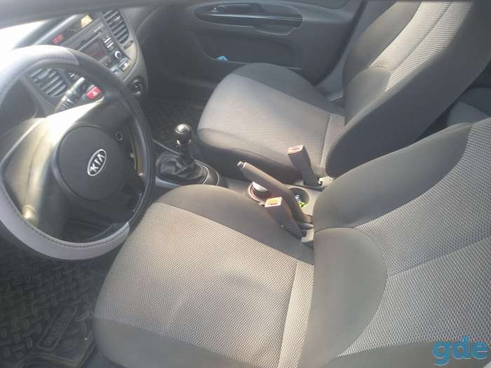 Хорошее авто Kia Rio, фотография 5