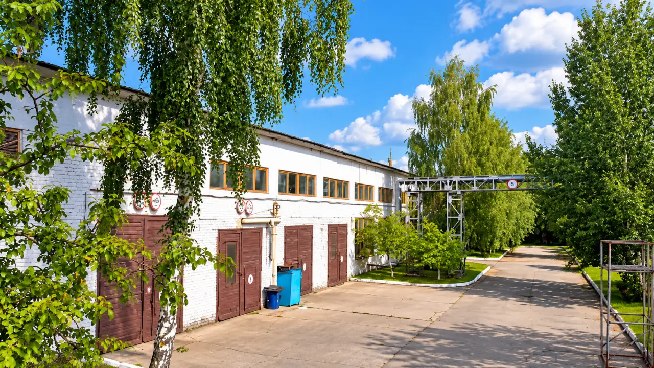 Производство, склад, открытая площадка, грузовое СТО, фотография 3