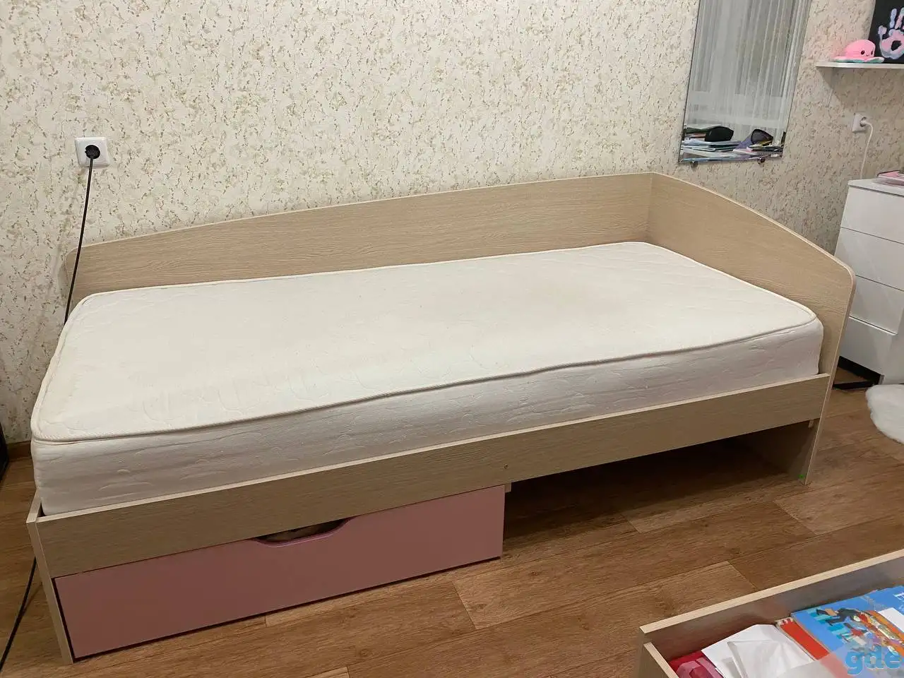 Продам кровать с матрасом, фотография 2