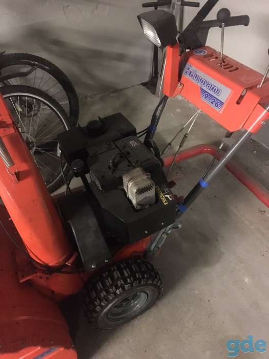 Бензиновый снегоуборщик Husgvarna, фотография 1