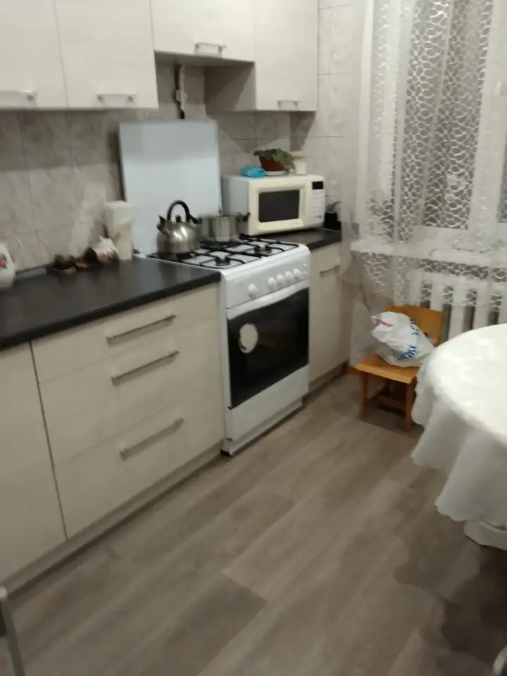 Сдается комната на Якубовского, 48. Уютная с мебелью для студентки на длительный срок, фотография 1