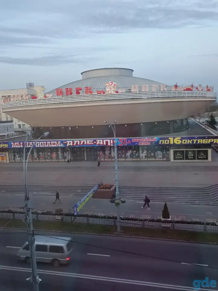 Уютная и большая трёх комнатная квартира с евроремонтом в самом центре города, фотография 3