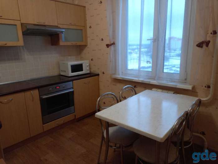 Сдаётся 2 комн квартира, Радужная 17, фотография 1
