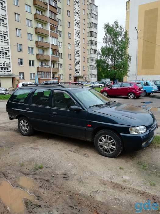 Продаю машину на запчасти, фотография 1