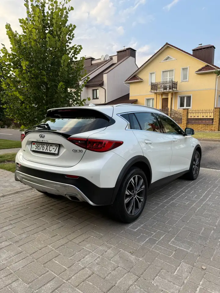 Infiniti QX30 2016, фотография 4