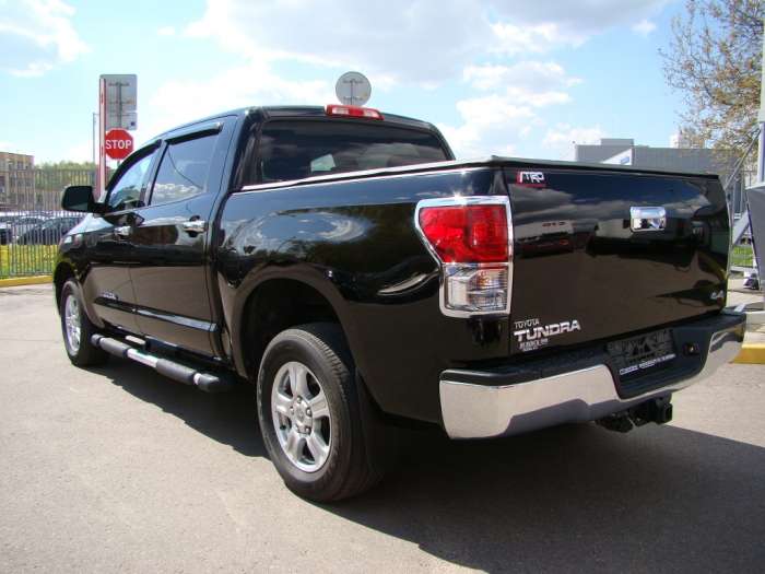 Мощный Toyota Tundra Double Cab 4WD, фотография 5